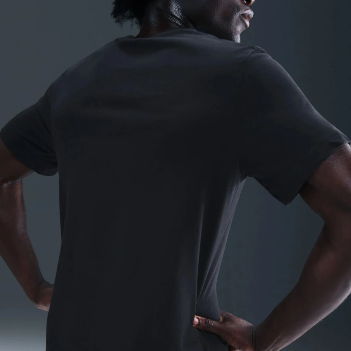 Pánske tréningové tričko s krátkym rukávom NIKE M NK DF TEE HBR BLACK WHITE · záber 4