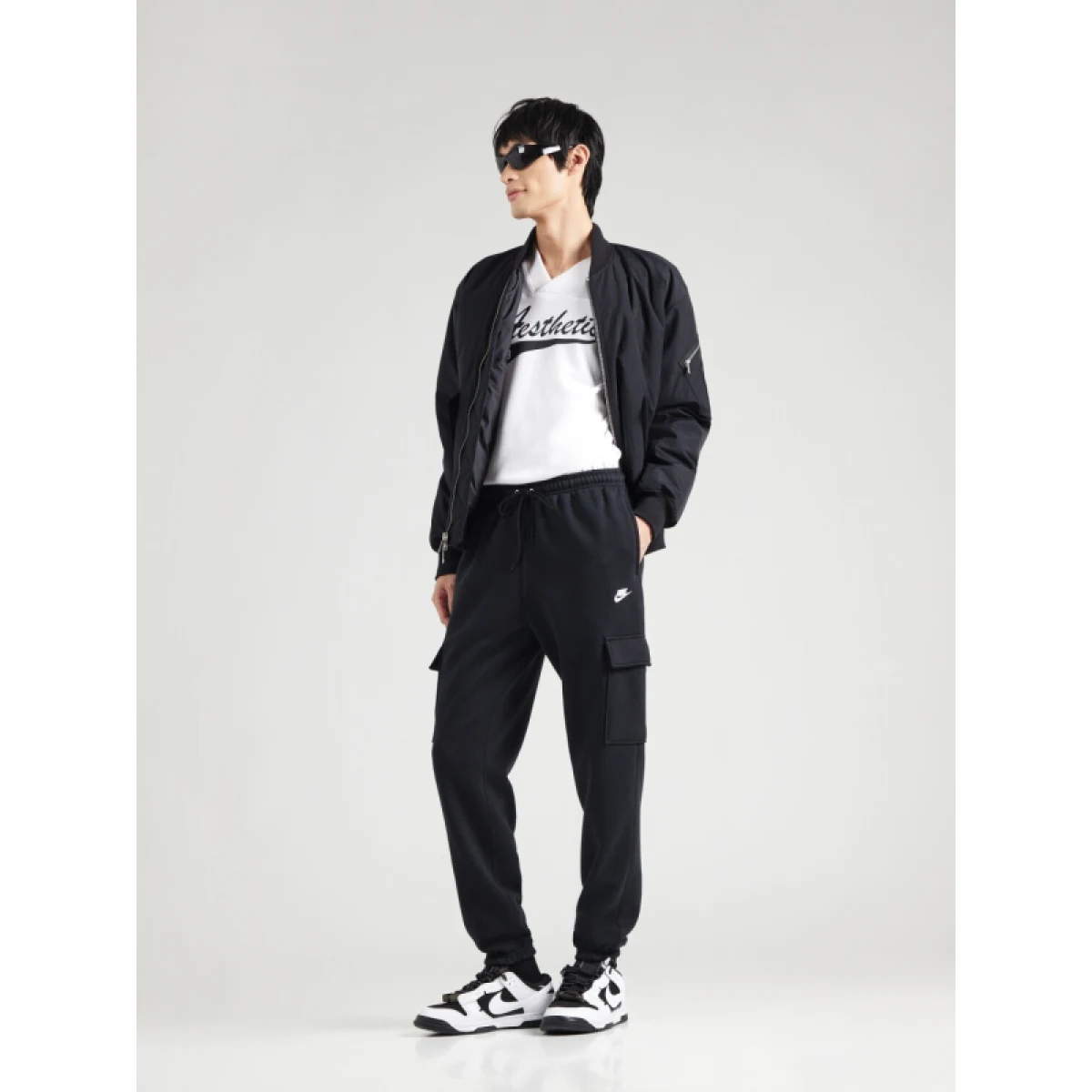 Pánske tepláky NIKE M NK CLUB BB CARGO PANT - Pohlavie: Muzi · záber 3
