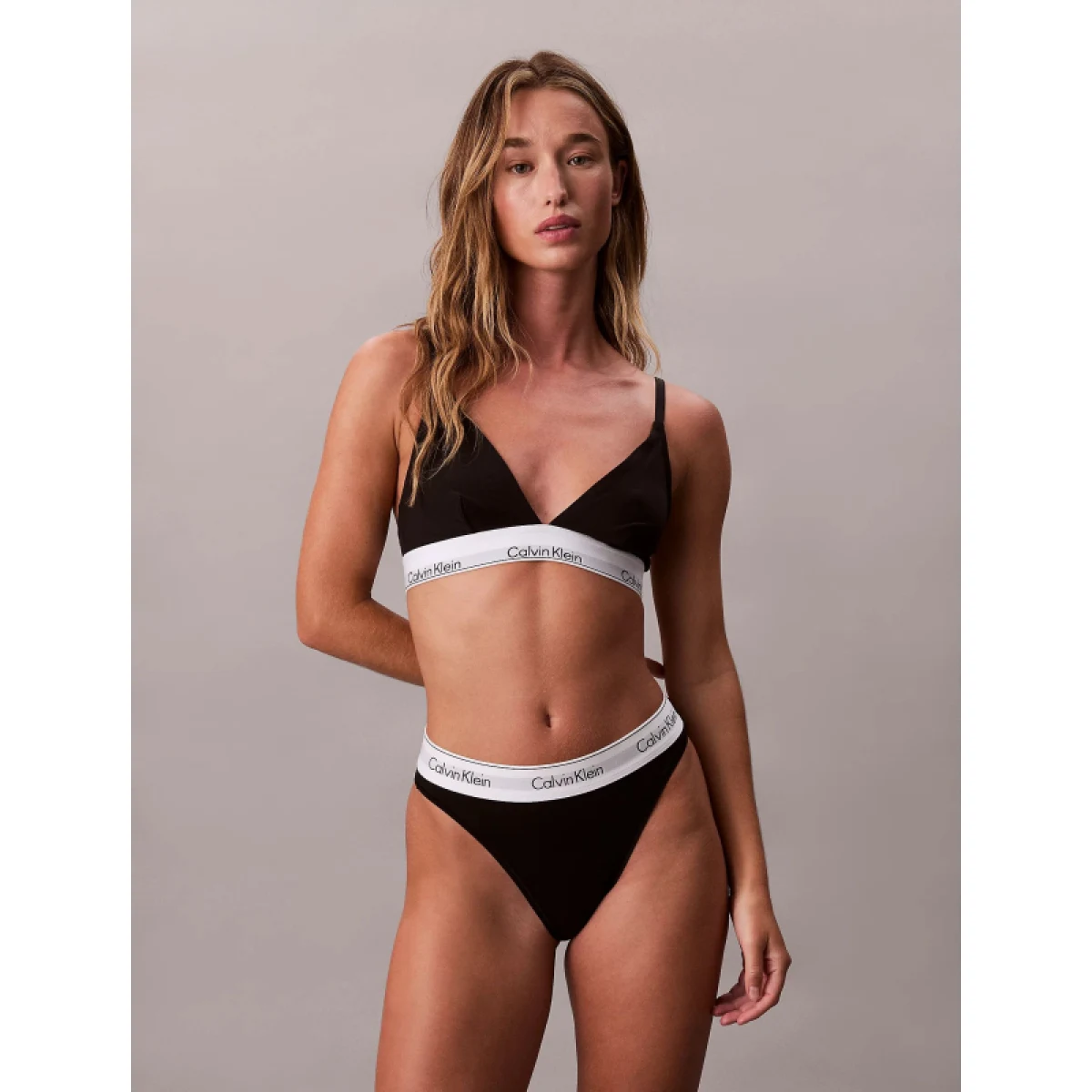 Dámske nohavičky CALVIN KLEIN High Leg Bikini Briefs Icon Cotton Modal black · záber 2