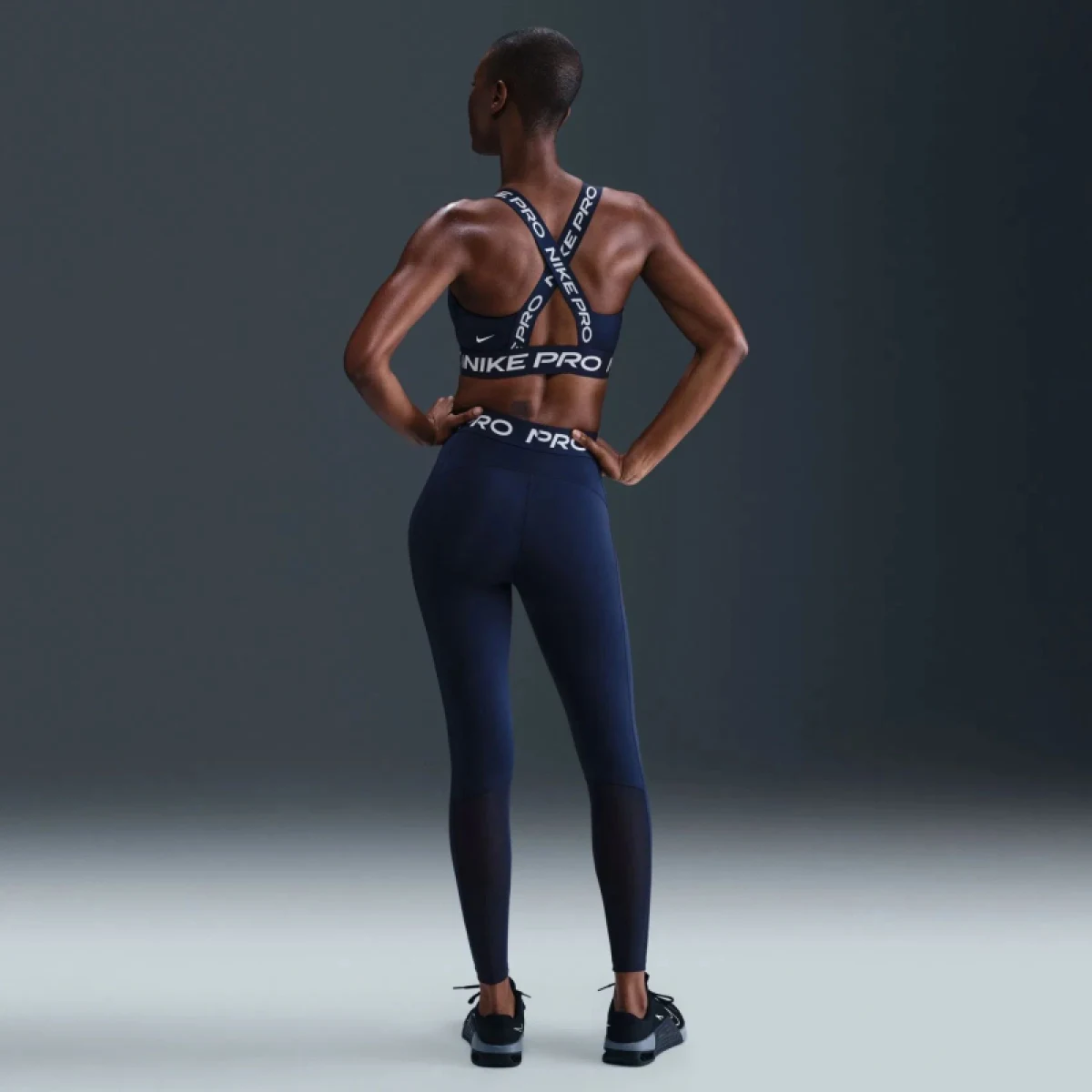 Dámska tréningová športová podprsenka NIKE PRO W NP BRA TT MIDNIGHT NAVY MIDNIGHTNAVY WHITE · záber 5