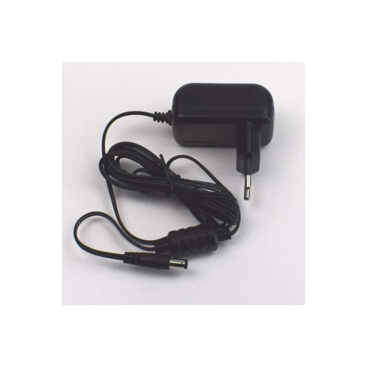 Bull's darts géphez hálózati adapter · záber 2