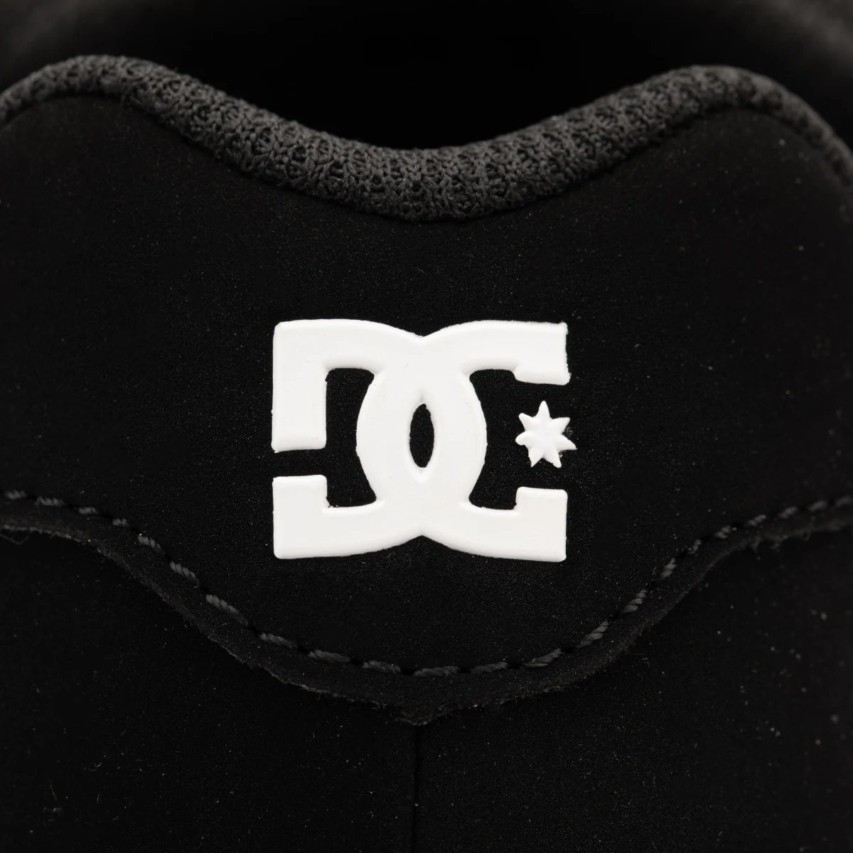 DC SHOES Detská obuv na skateboard Graveler čierno-biela 37 · záber 2