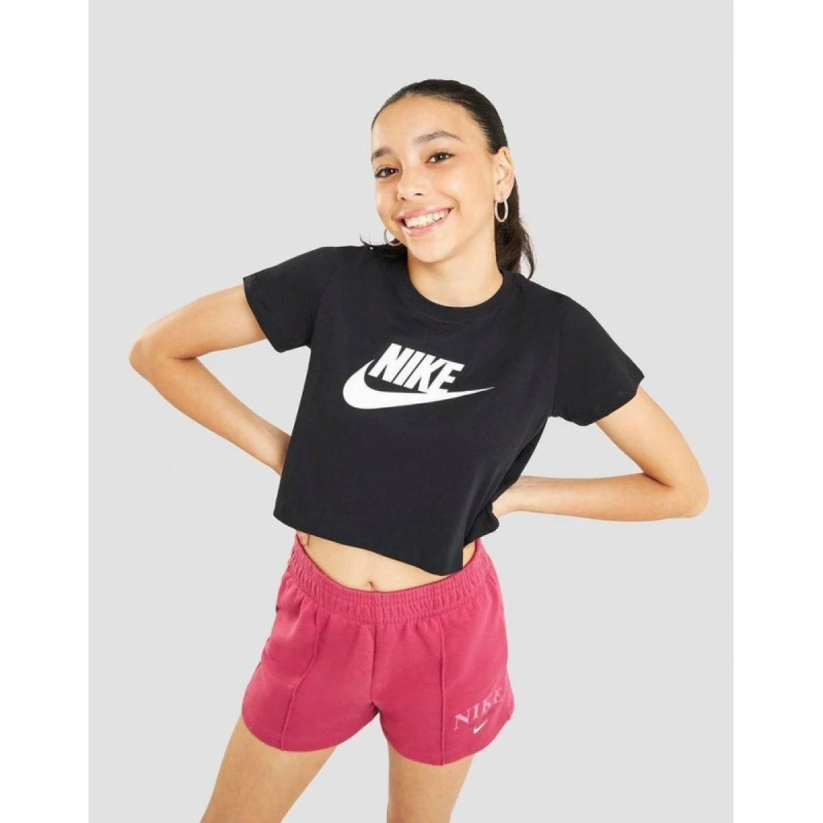 Dívčí tričko s krátkým rukávem NIKE G NSW TEE CROP FUTURA-DA6925-012-black · záber 2
