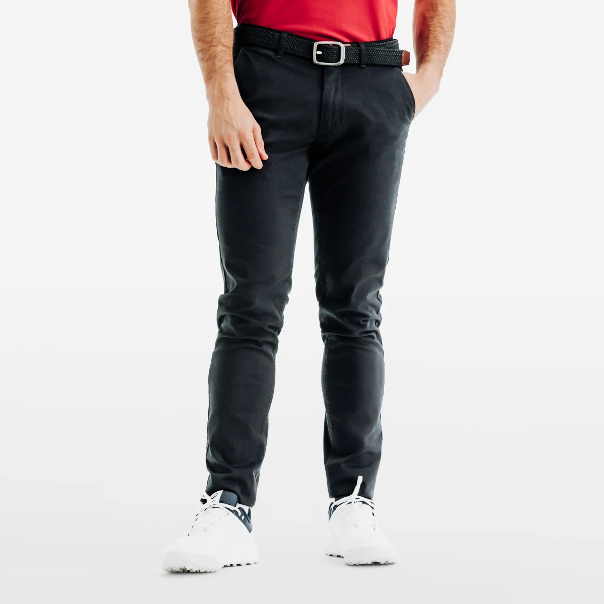 INESIS Pánske golfové bavlnené chino nohavice MW500 čierne 2XL (L34) · záber 1