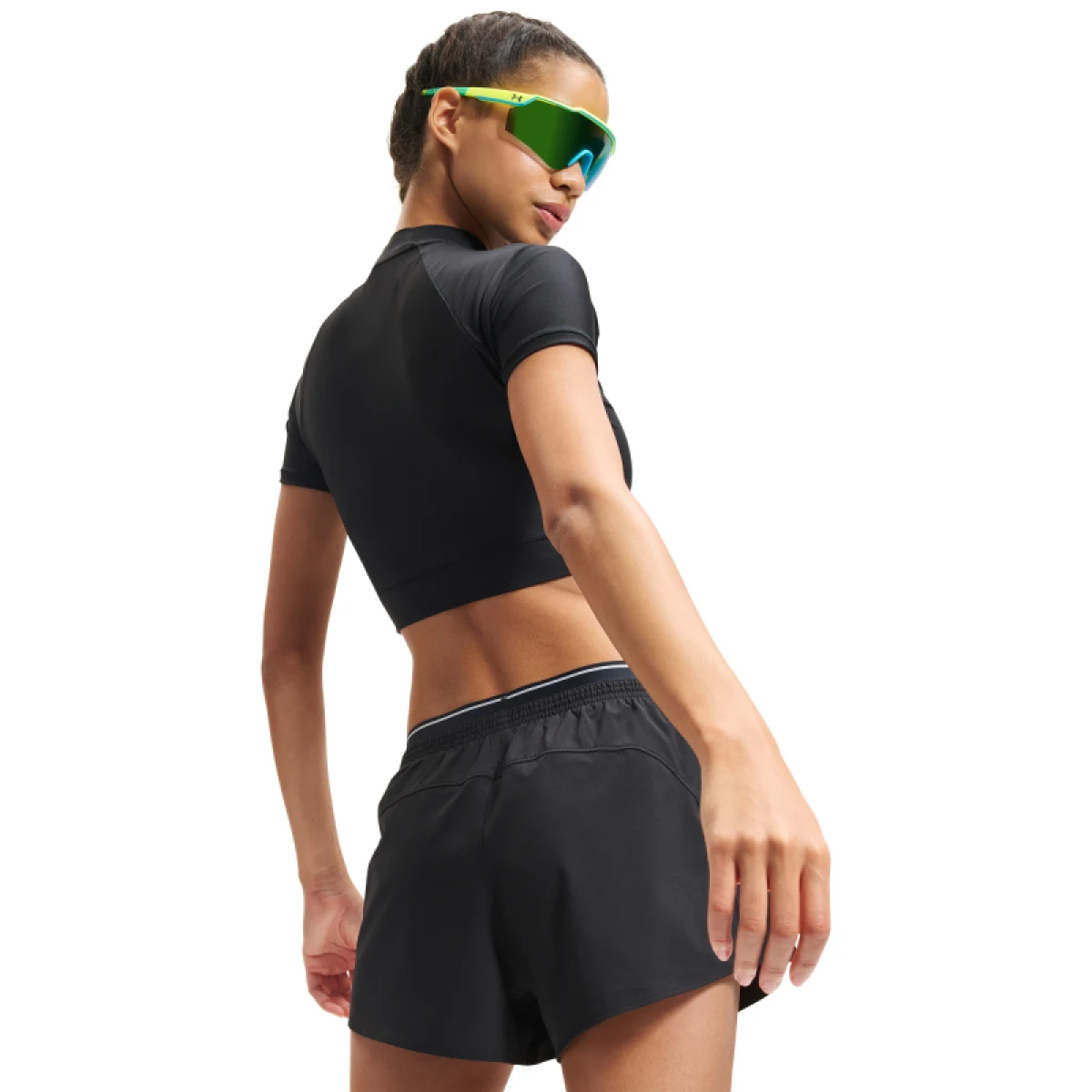 Dámske kompresné tričko s krátkym rukávom UNDER ARMOUR HeatGear Crop Mock SS-BLK · záber 3