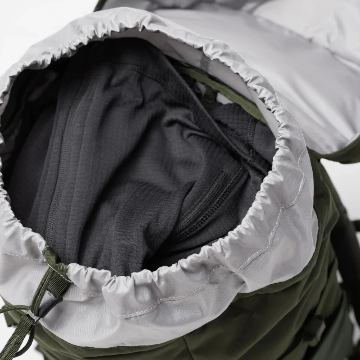 Batoh FJALLRAVEN Skule Top 26 - deep forest · záber 5