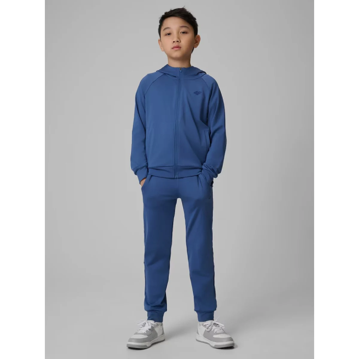 Chlapčenská tréningová mikina so zipsom 4F JUNIOR SWEATSHIRT FNK M690-31S-NAVY · záber 5