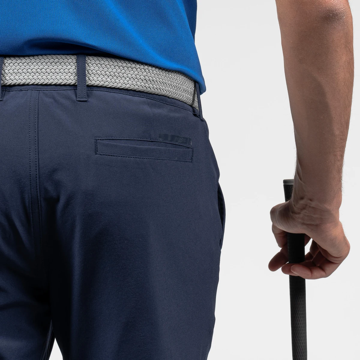 INESIS Pánske golfové chino nohavice WW500 tmavomodré XL-2XL (L34) · záber 2