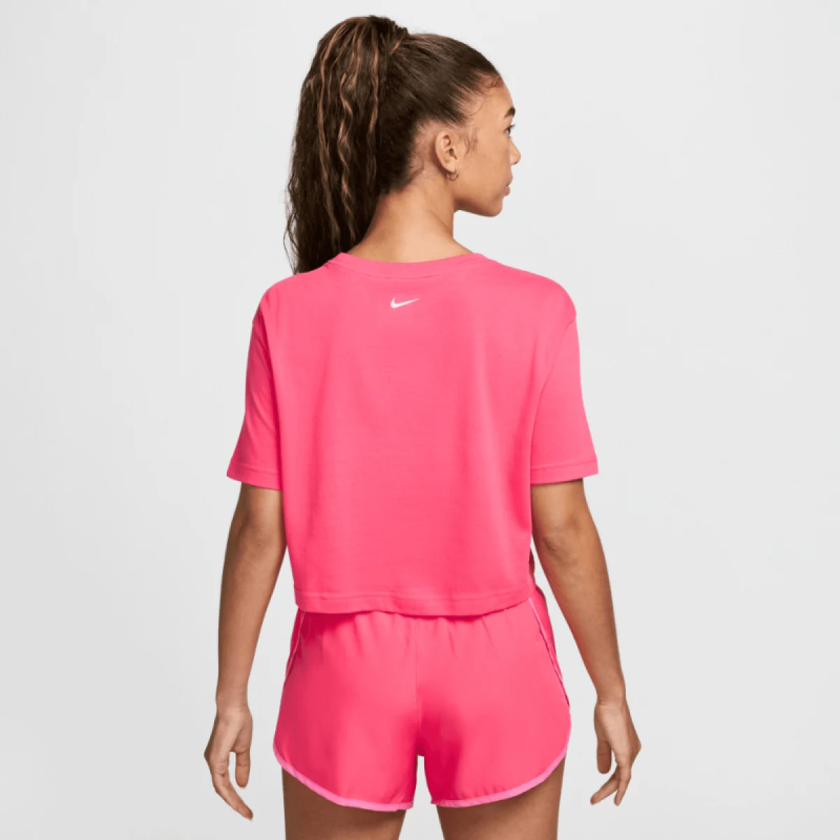 Dámské tréninkové tričko s krátkým rukávem NIKE PRO W SS CRP TEE FA24-629 ASTER PINK · záber 4