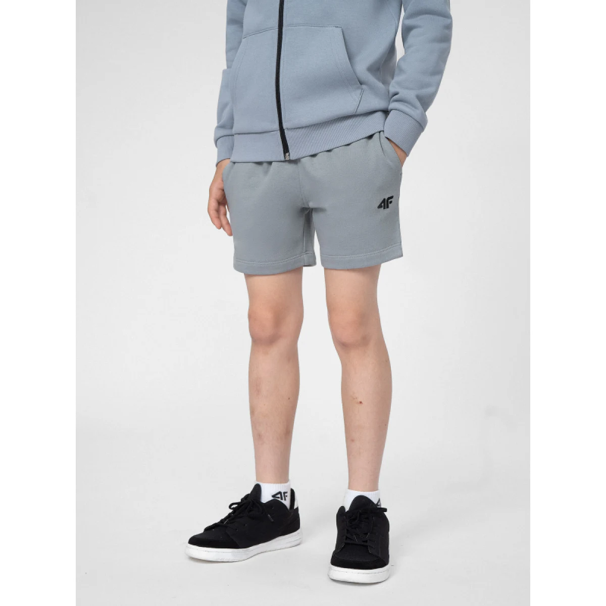 Chlapecké teplákové kraťasy 4F JUNIOR SHORTS CAS M048-34S-LIGHT BLUE · záber 2