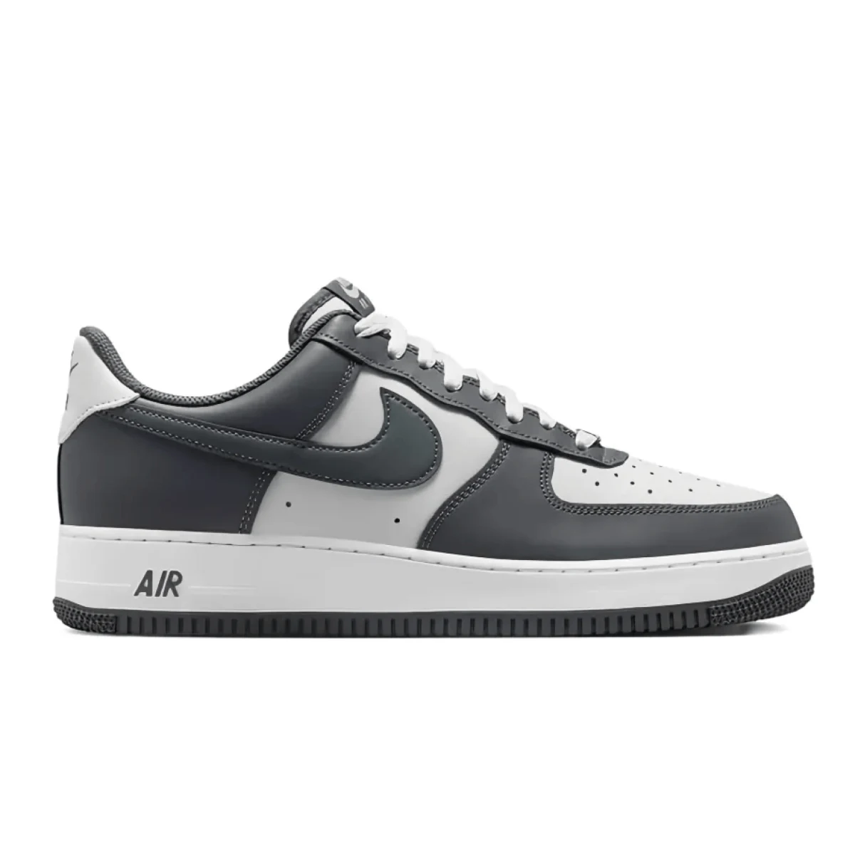 Nike Air Force 1 '07 - 42 · záber 7