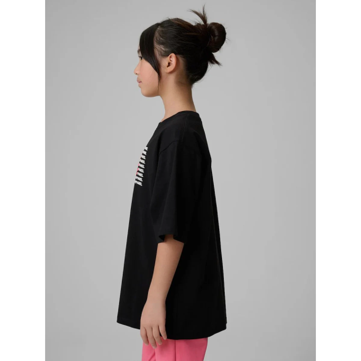 Dievčenské tričko s krátkym rukávom 4F JUNIOR TSHIRT F3302-20S-DEEP BLACK · záber 3