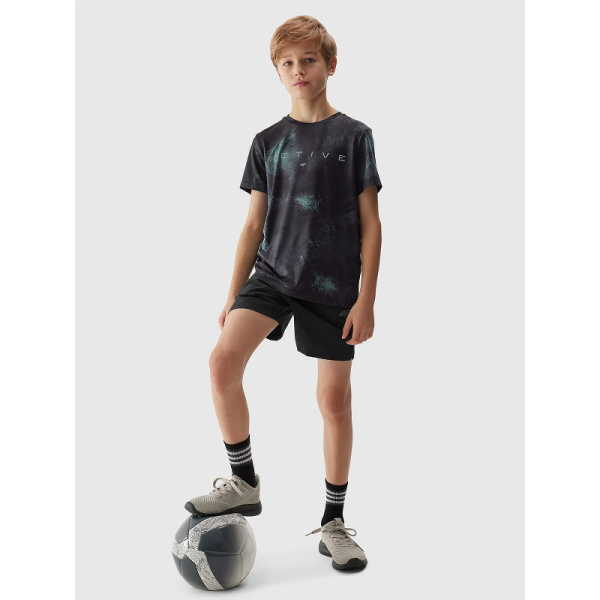 Chlapecké tréninkové tričko s krátkým rukávem 4F JUNIOR TSHIRT FNK-4FJWSS24TFTSM694-41A-GREEN ALLOVER · záber 4