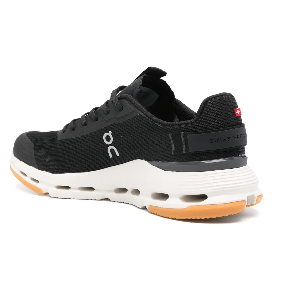 ON Cloudnova Form 2 M · záber 3