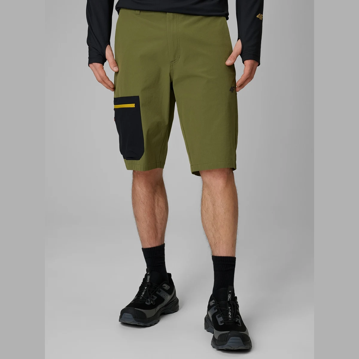 Trekové rychleschnoucí kraťasy pánské - khaki · záber 2