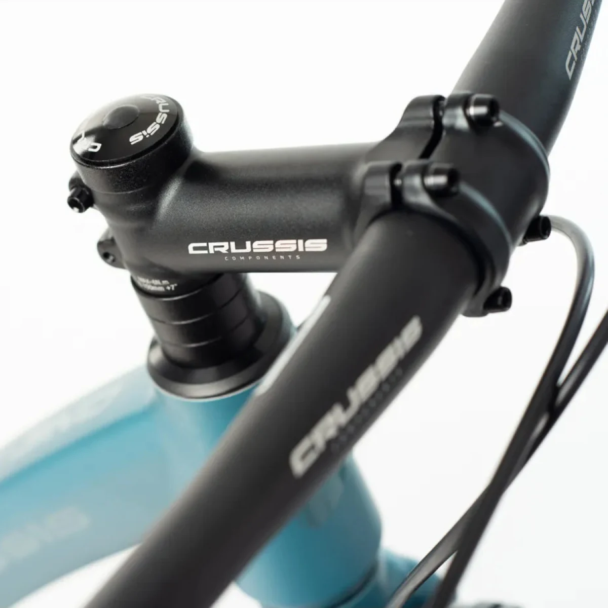 Crussis Koloběžka Crussis ONE ROAD 4.2-1 modrá 28"/20" · záber 4