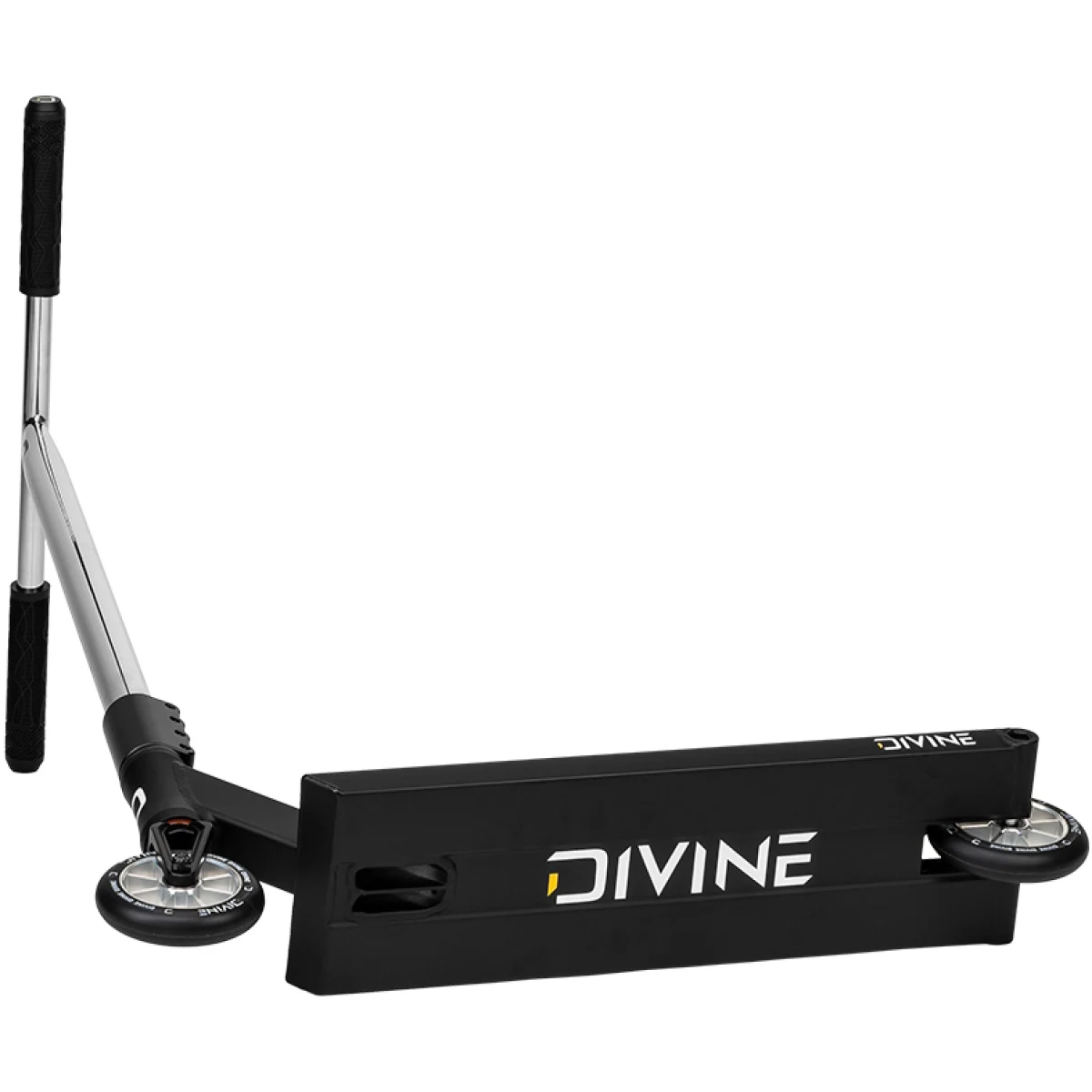 Divine Nyx M stříbrná · záber 2