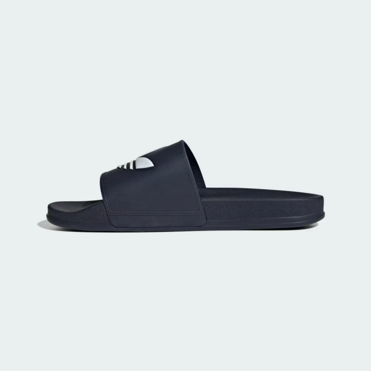 Pánske šlapky (plážová obuv) ADIDAS ORIGINALS Adilette OG CF M collegiate navy cloud white collegiate navy - Farba: biela | Pohlavie: Muzi · záber 4