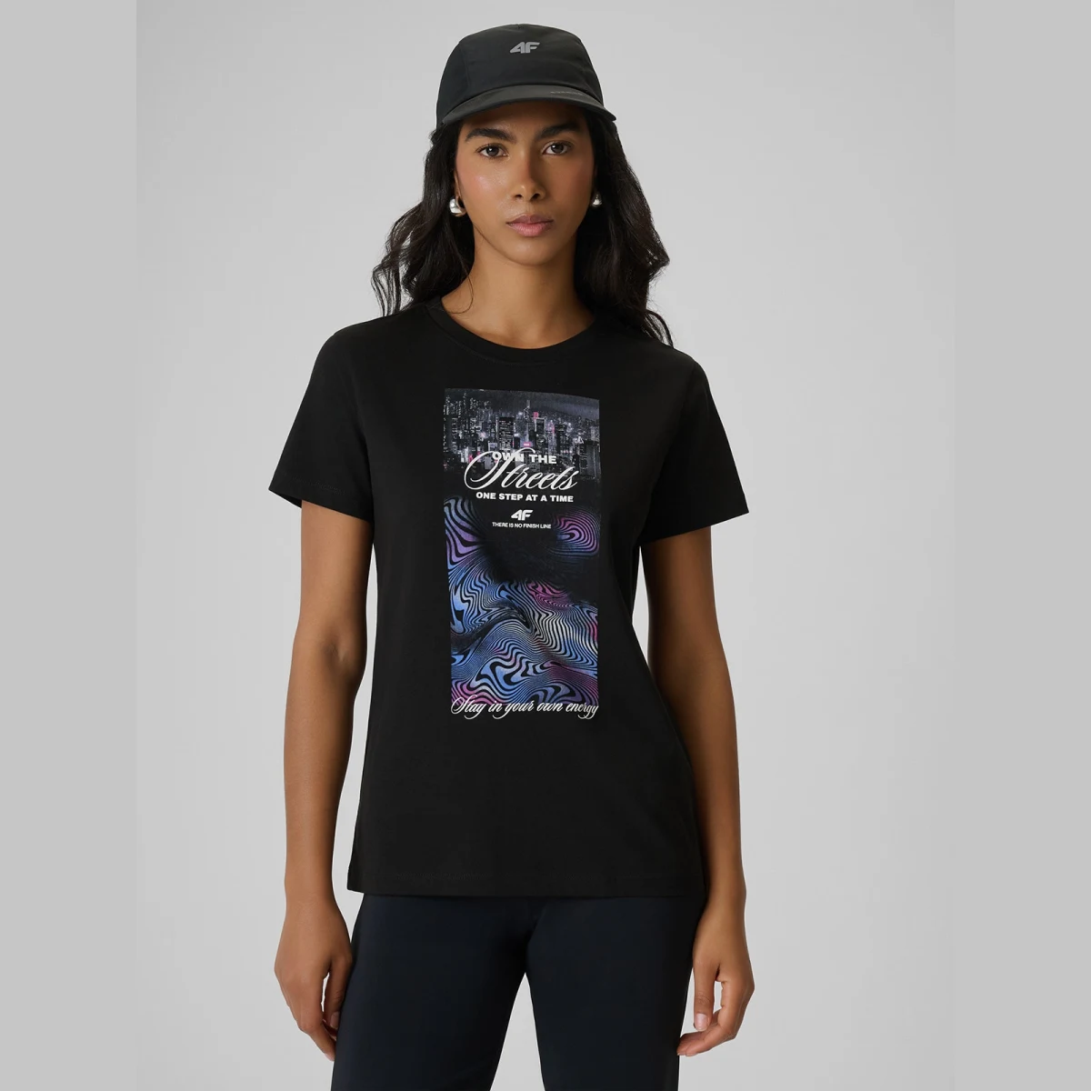 T-shirt regular s potlačou dámsky - čierny - Farba: čierna · záber 1