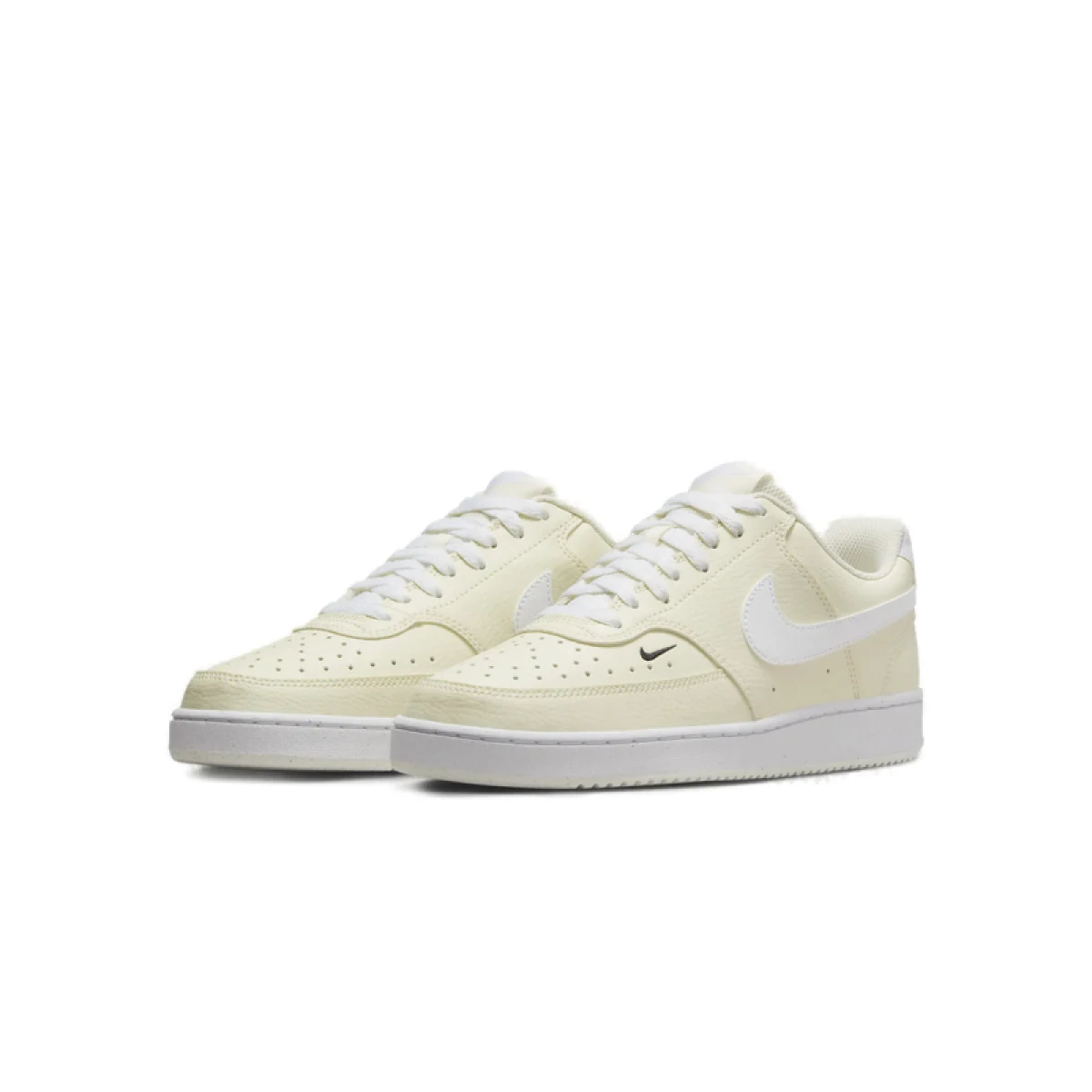Dámská vycházková obuv NIKE Court Vision Low Next Nature white pale ivory black · záber 3