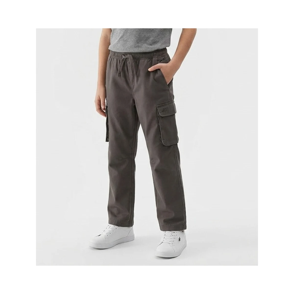 Chlapčenské nohavice 4F JUNIOR TROUSERS CAS M1435-22S-ANTHRACITE · záber 2