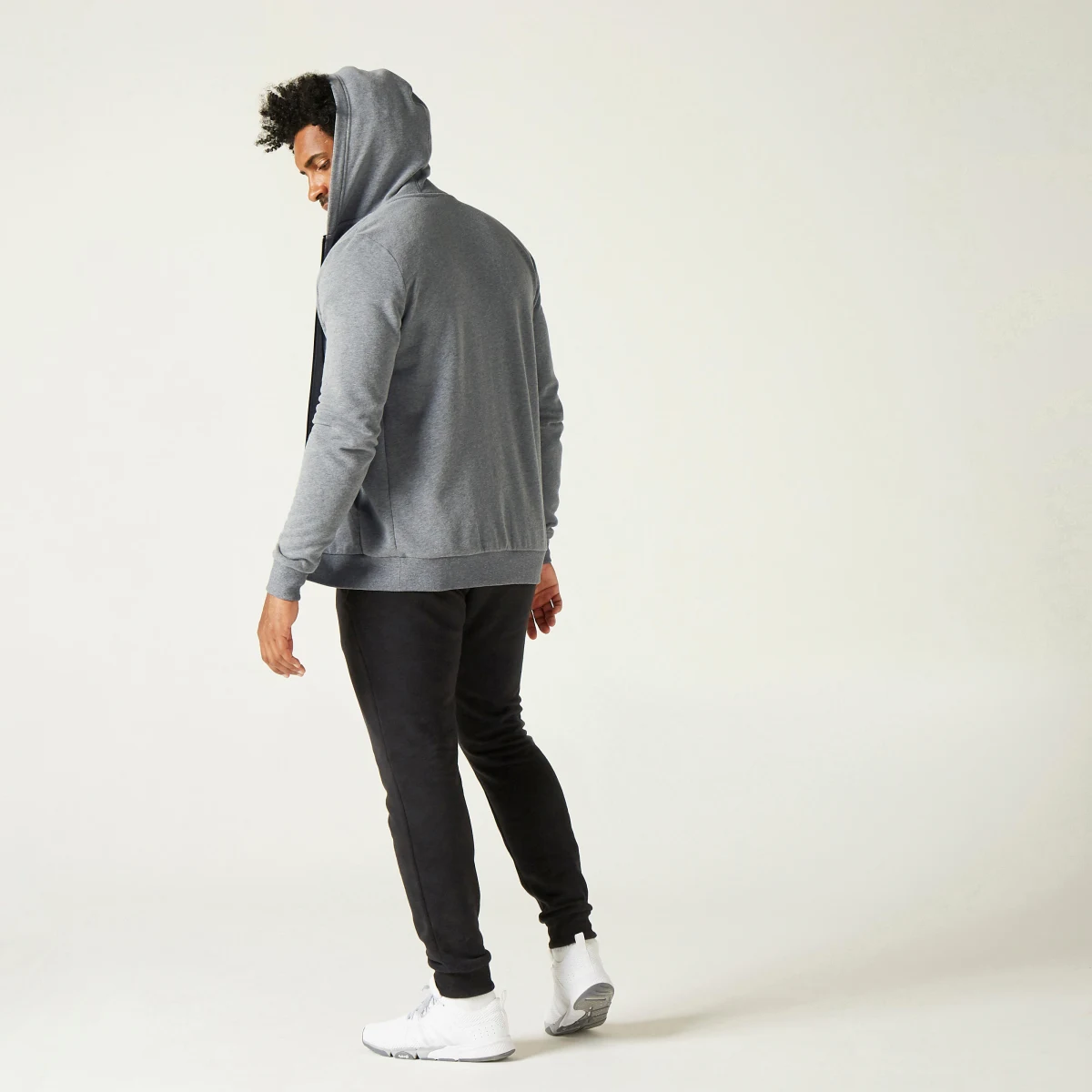 DOMYOS Pánska mikina 100 na fitness na zips s kapucňou sivá 3XL · záber 1
