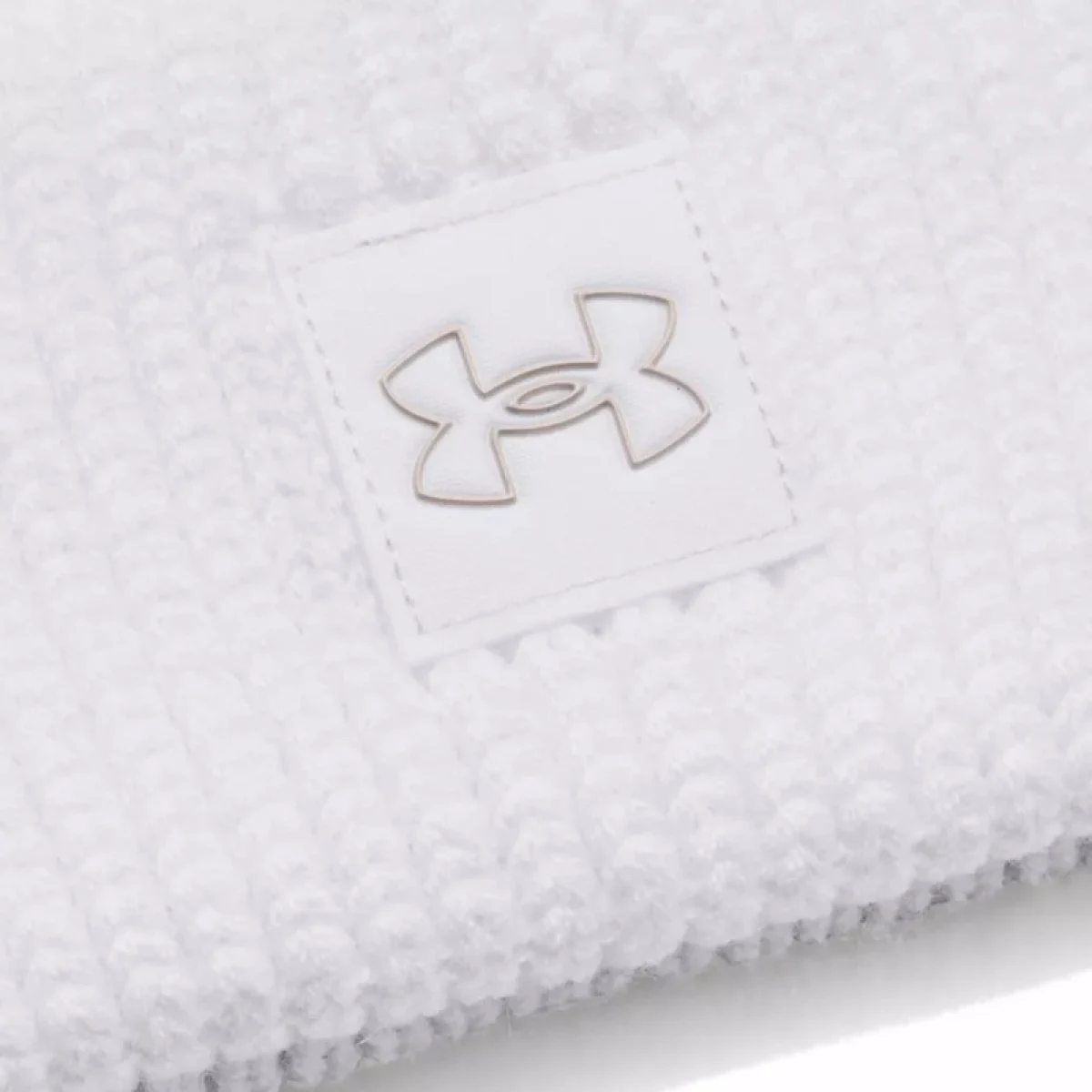 Dámská zimní čepice UNDER ARMOUR UA Halftime Ribbed Pom-WHT · záber 3