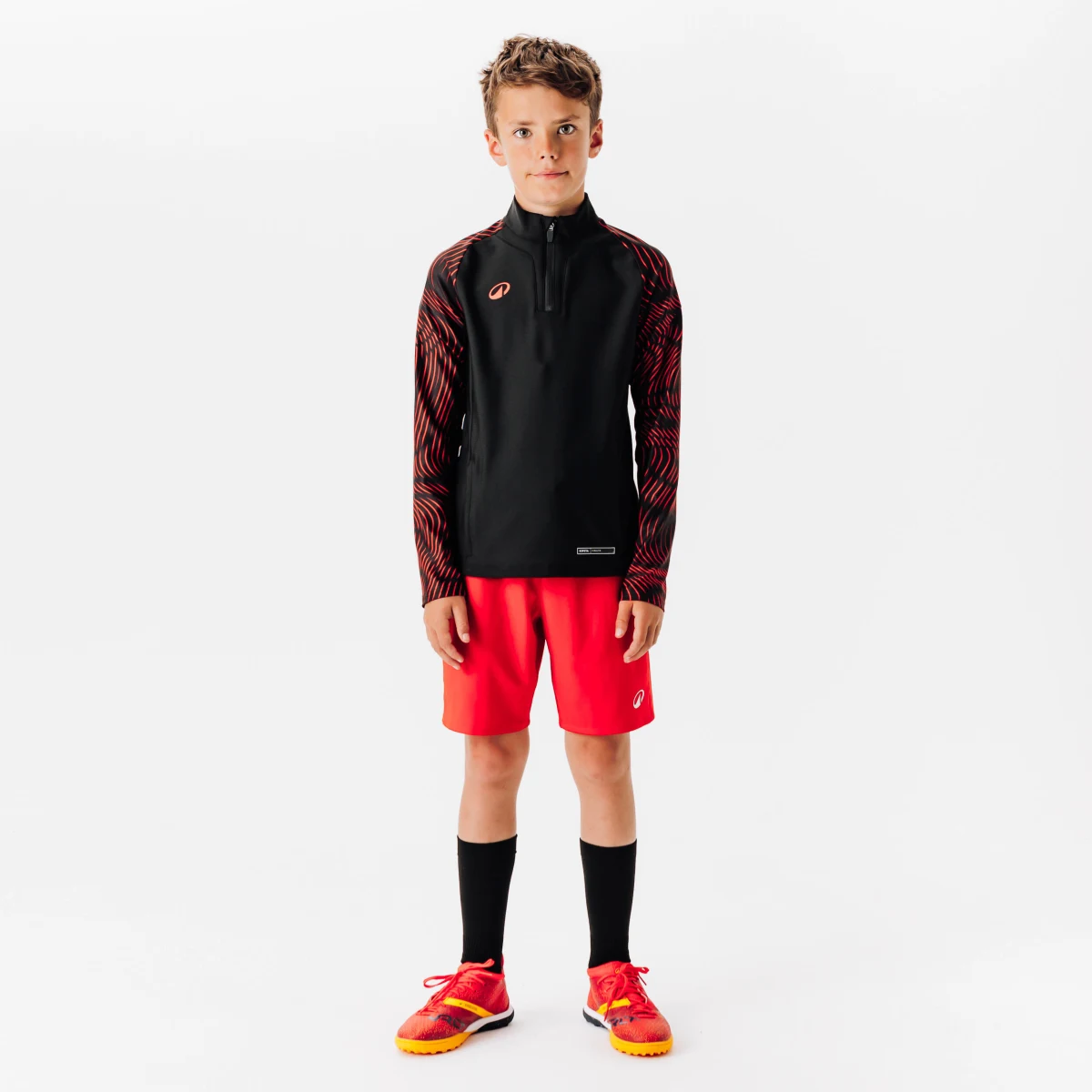 KIPSTA Detská mikina Viralto CLUB Wavy s 1/2 zipsom čierno-červená 8-9 r (131-140 cm) · záber 2