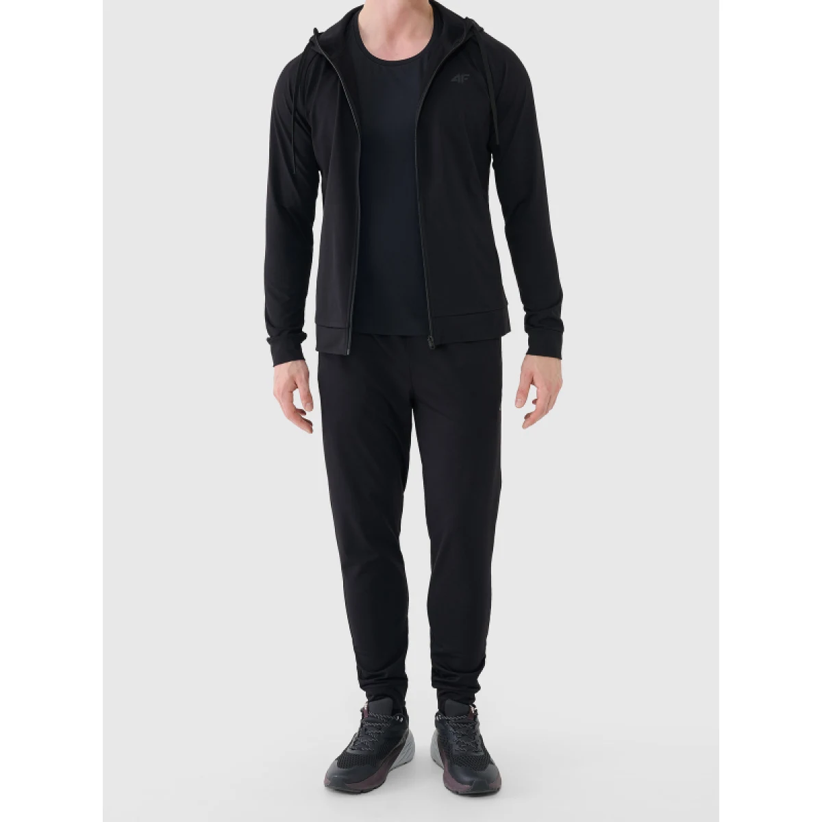 Pánske tepláky 4F TROUSERS FNK M1046-20S-DEEP BLACK · záber 4