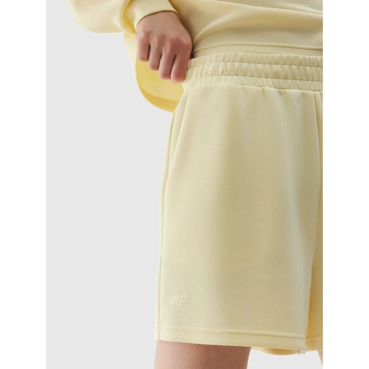 Dámské teplákové kraťasy 4F SHORTS CAS-WSS24TSHOF324-73S-LIGHT LEMON · záber 5