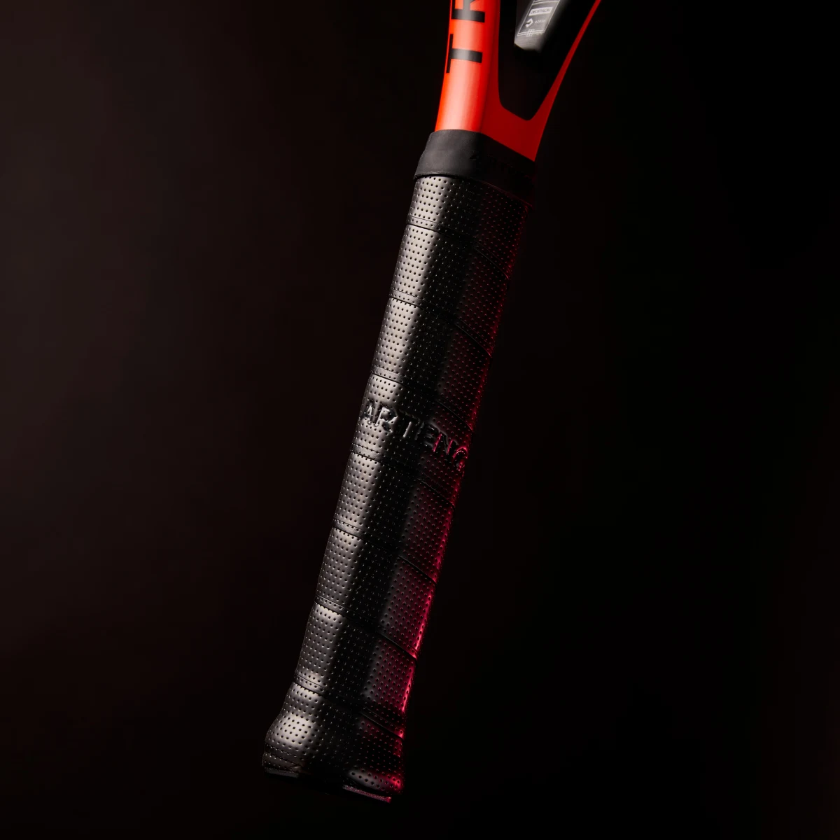 ARTENGO Tenisová raketa TR 990 Power Lite 270 g červeno-čierna GRIP 2 · záber 2