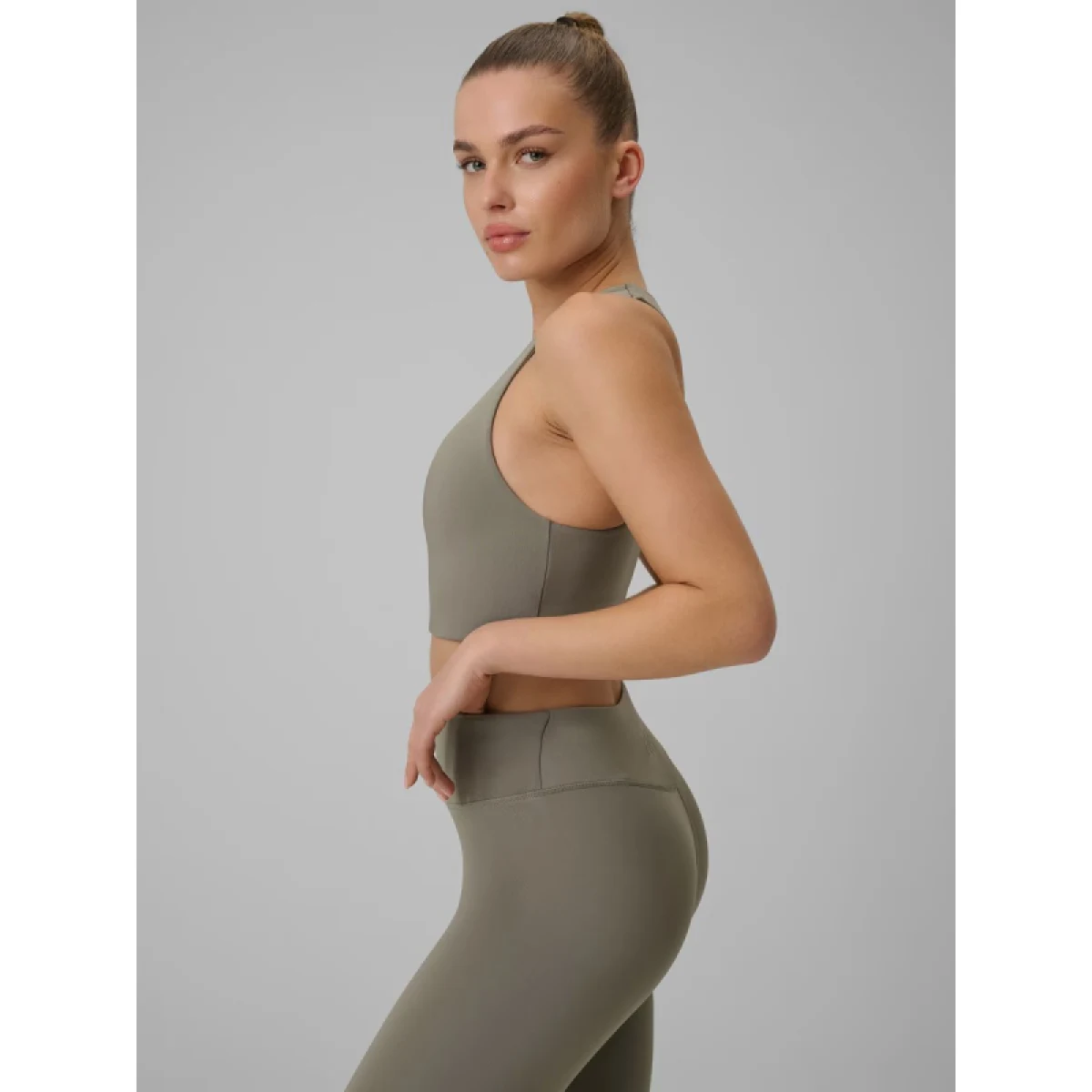 Dámská sportovní tréninková podprsenka 4F SPORT BRA F219-41S-GREEN · záber 3