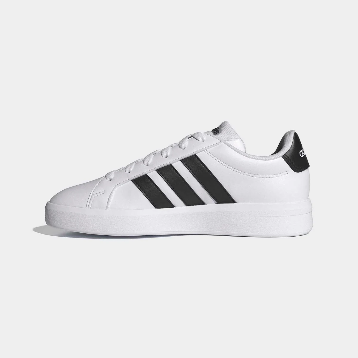 ADIDAS ADIDAS klasická a odolná obuv pre deti bielo-čierna 38 · záber 1