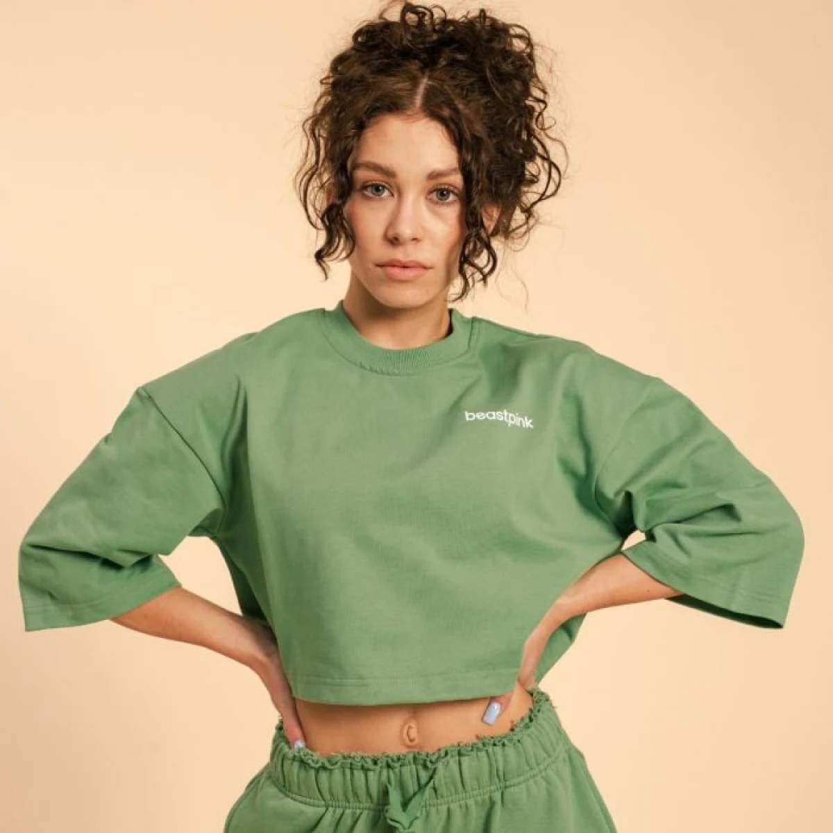 Дамска тениска Cropped Serenity Olivine - BeastPink - Размер: L | Тегло: 0,273 g | Опаковка: 70 · záber 1