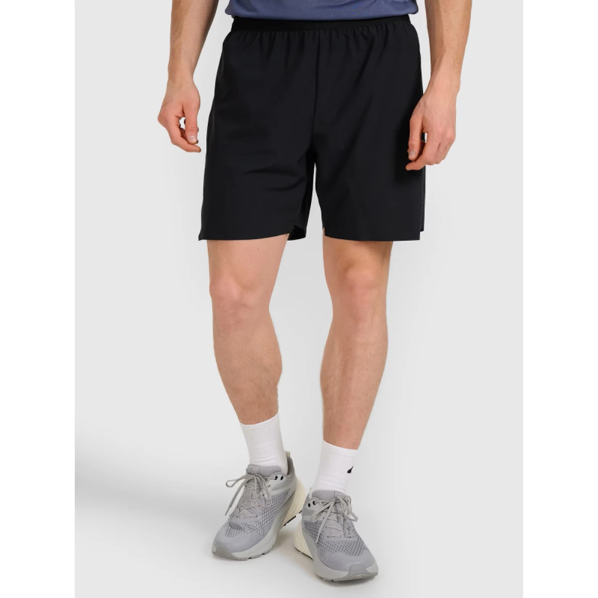 Pánske bežecké kraťasy 4F SHORTS FNK M1027-WAW25TFSHM1027-20S-DEEP BLACK · záber 2