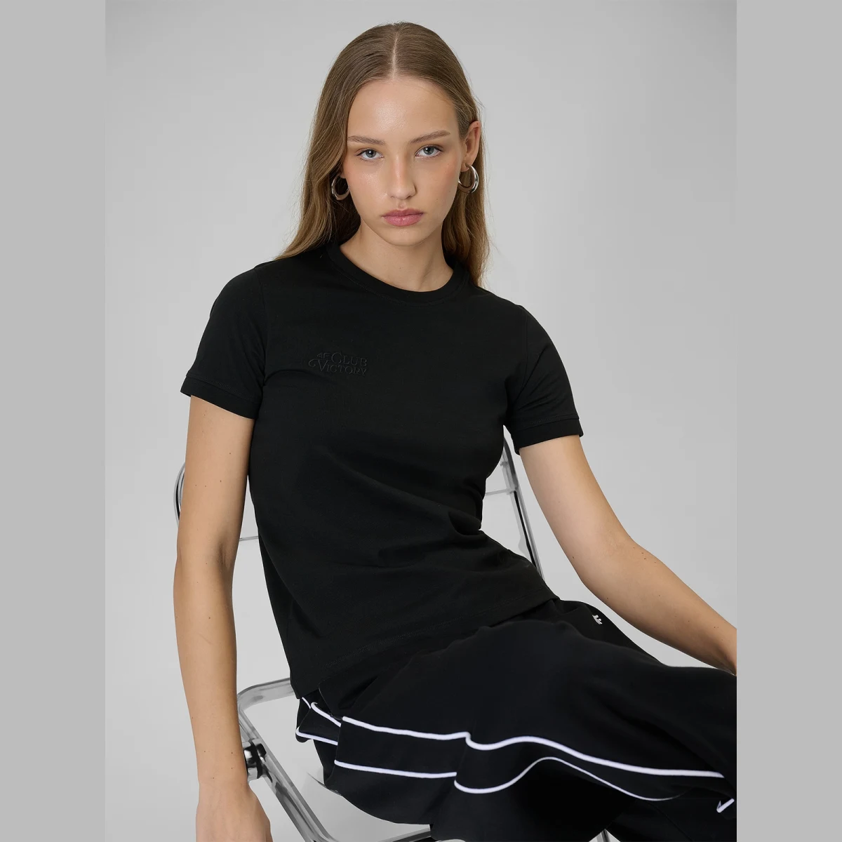 T-shirt regular s potlačou dámsky - čierny - Farba: čierna · záber 1