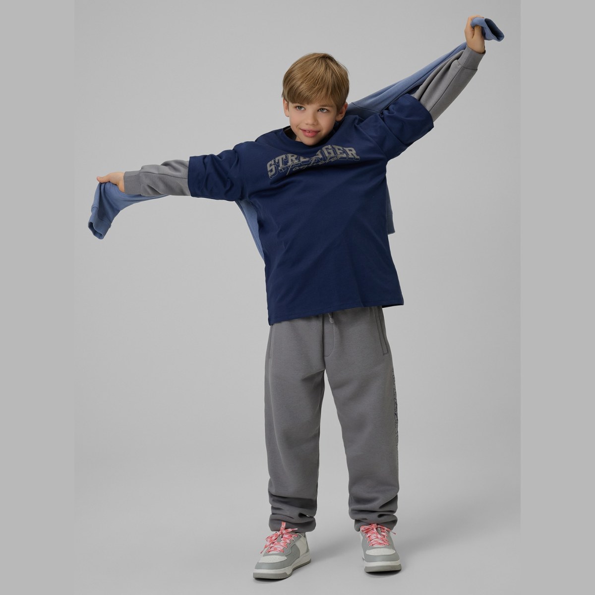 T-shirt loose s potlačou chlapčenský - tmavomodrý · záber 2