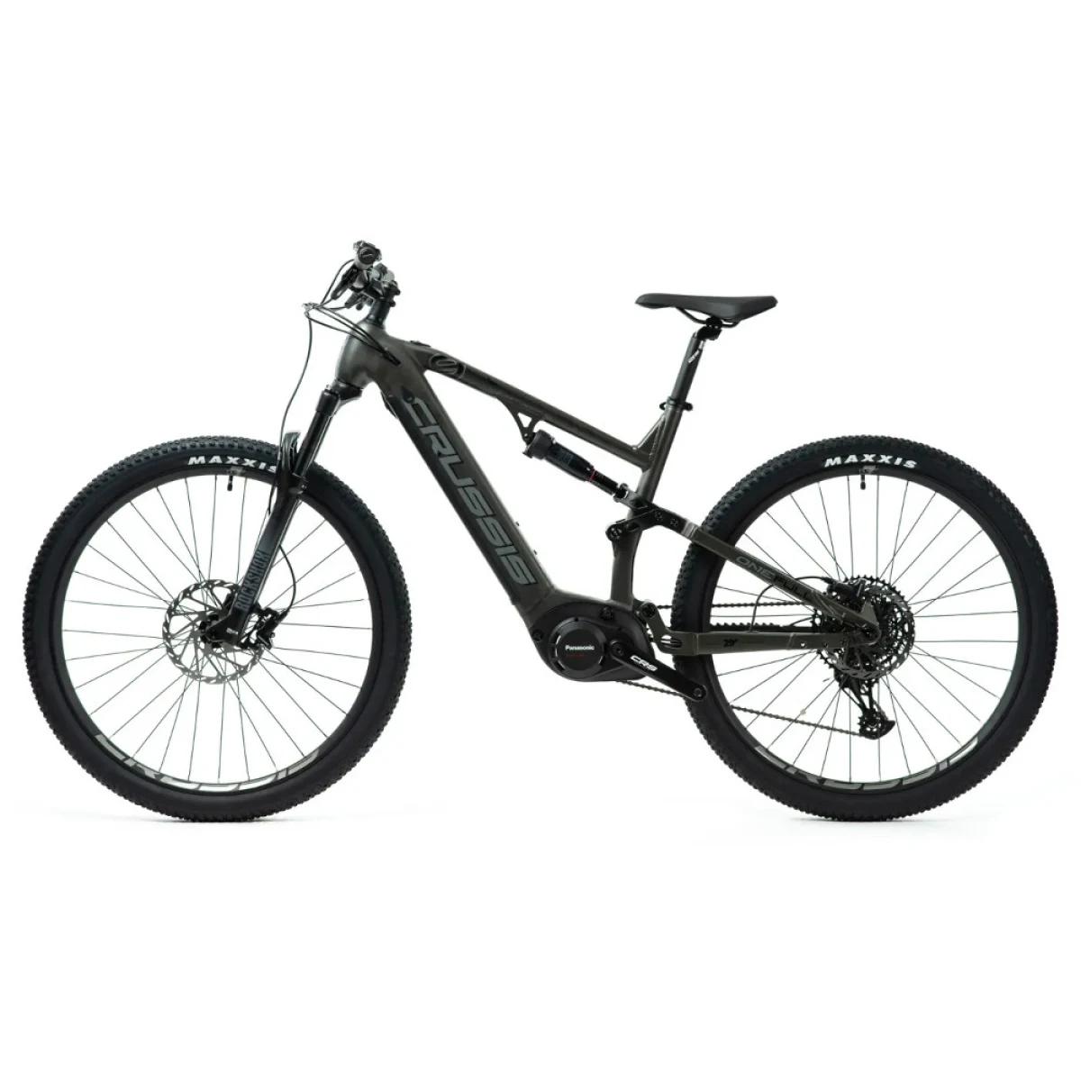 Crussis ONE-Full 9.9-M - model 2024 · záber 2