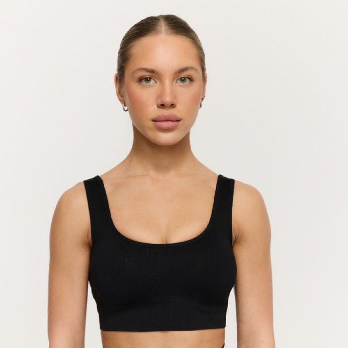 GymBeam Podprsenka Bralette GymBabe Black XL · záber 1
