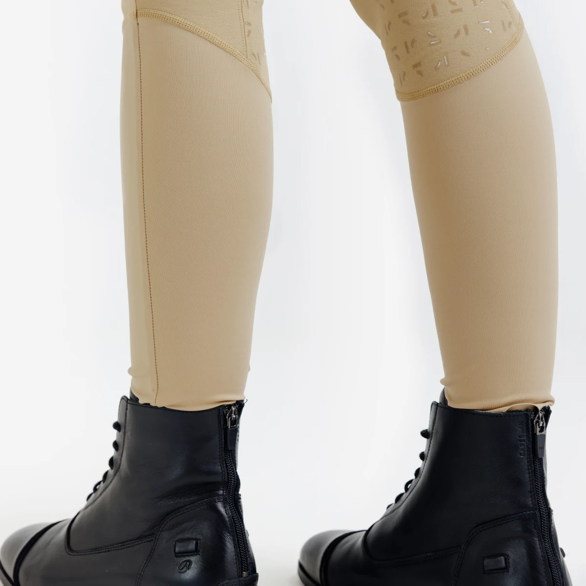FOUGANZA Dámske jazdecké nohavice 900 fullgrip béžové L · záber 2