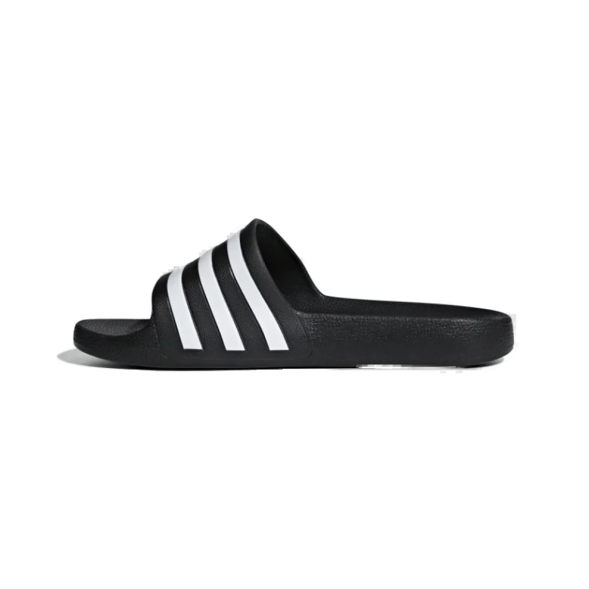 Pantofle (plážová obuv) ADIDAS Adilette Aqua U core black cloud white core black · záber 3