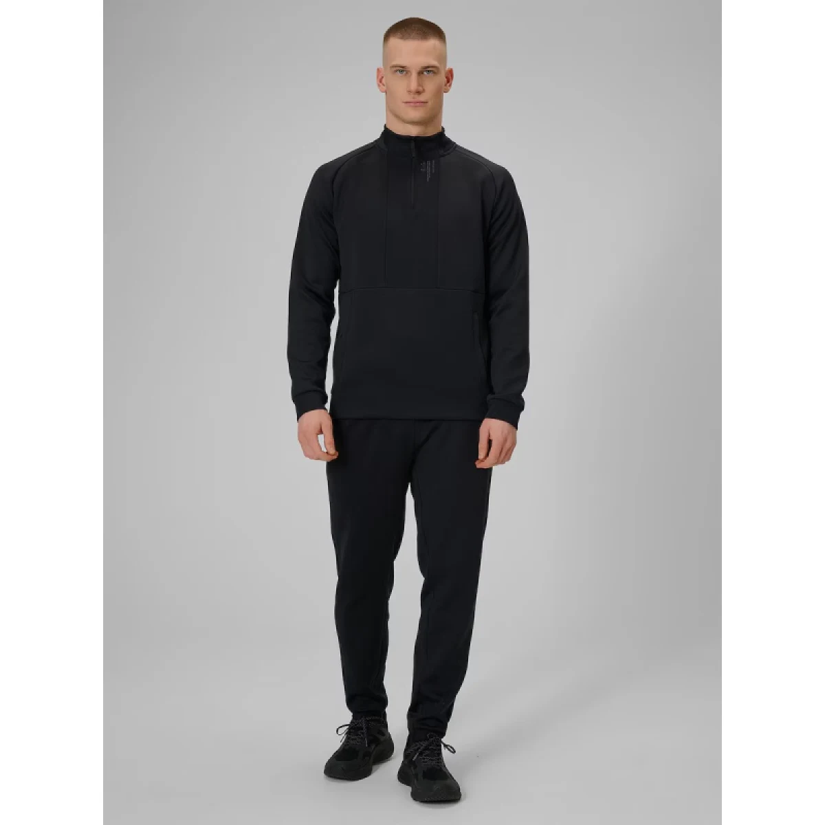 Pánske bežecké nohavice 4F TROUSERS FNK M1033-20S-DEEP BLACK · záber 4