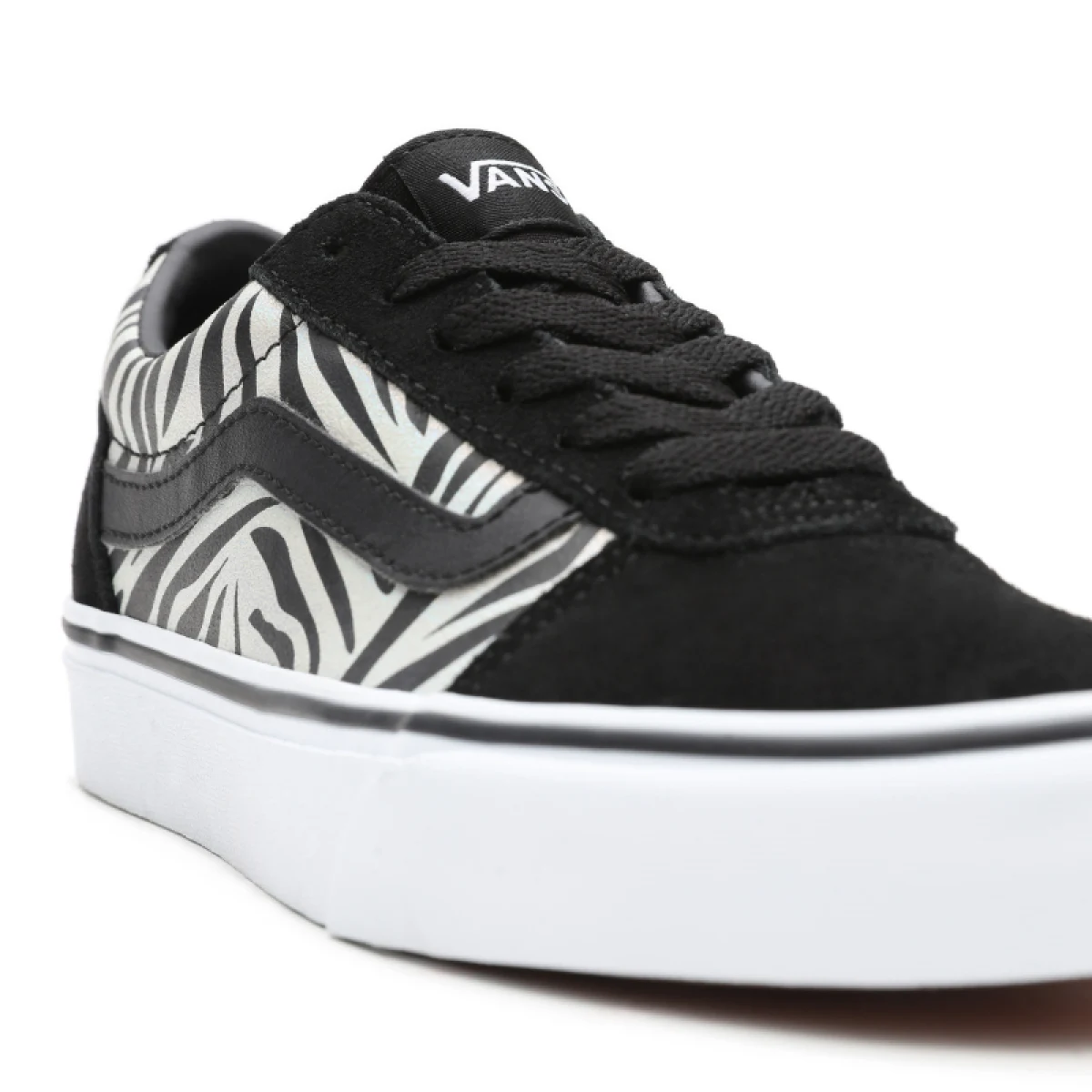 Dámská vycházková obuv VANS WM Ward MTLC ZBR black white · záber 2