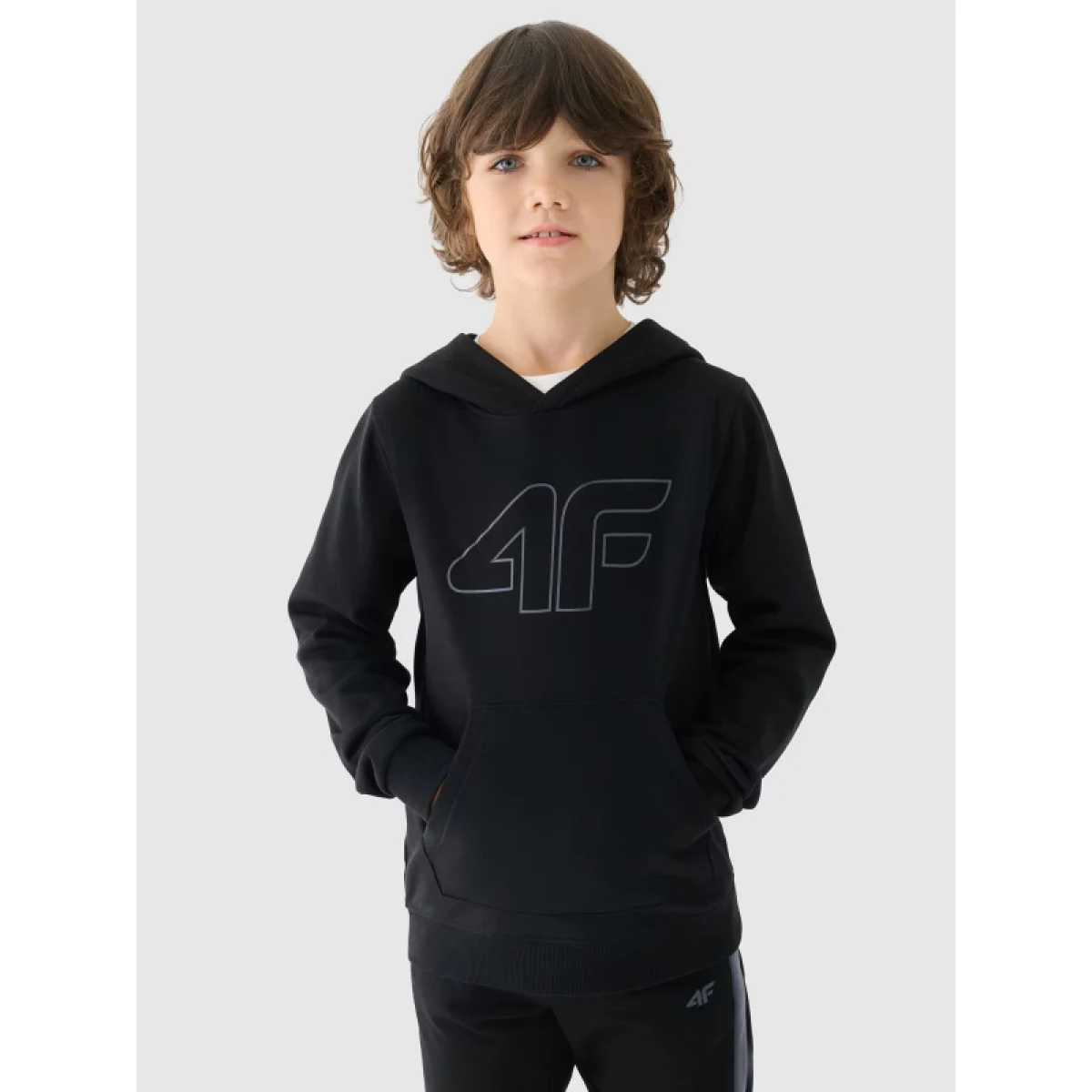 Chlapecká mikina s kapucí 4F JUNIOR SWEATSHIRT-JWMM00TSWSM1292-21S-BLACK · záber 2