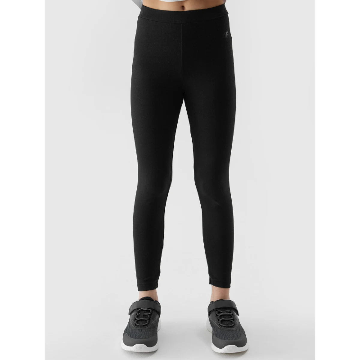 Dievčenské legíny 4F JUNIOR TIGHTS-JWSS24TTIGF130-20S-DEEP BLACK · záber 2