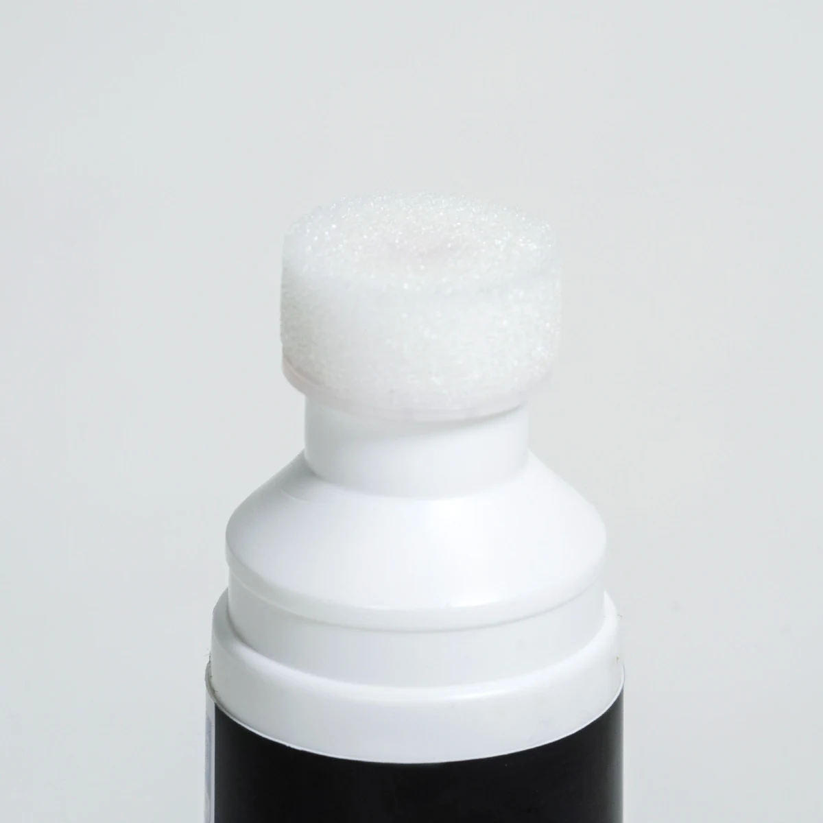 NEWFEEL Prípravok na ošetrenie koženej obuvi 100 ml biely 100 ml · záber 2