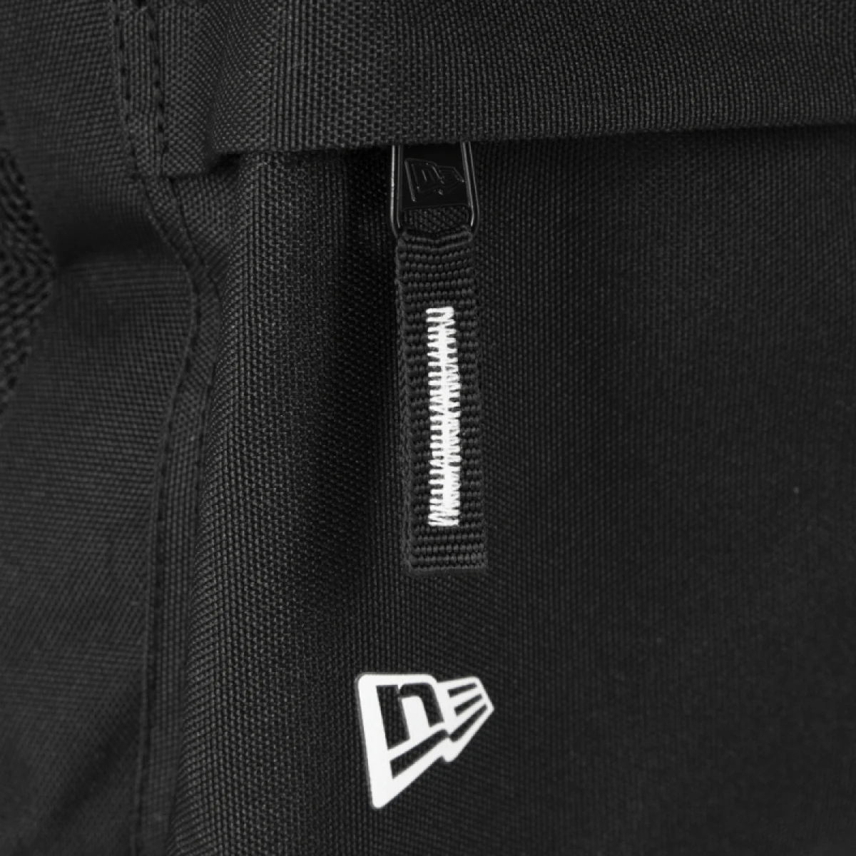 Juniorský batoh NEW ERA MLB Stadium bag NEYYAN - BLK · záber 2