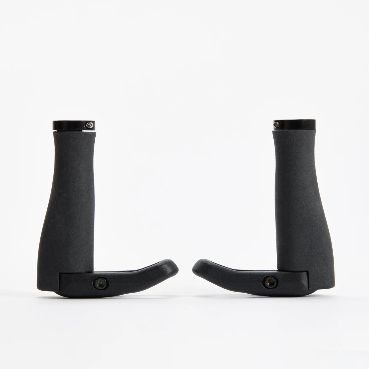 DECATHLON Cyklistické gripy s rohmi bez · záber 2