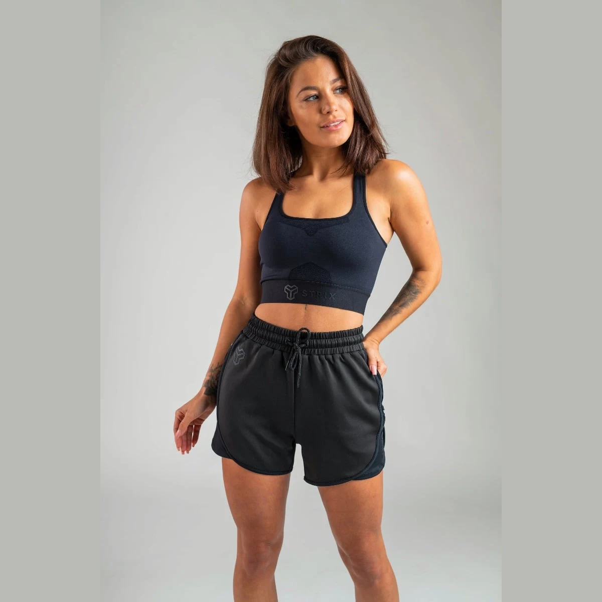 STRIX Dámské šortky Essential black - Velikost: XS | Barva: Čierna | Hmotnost: 0,22 kg | Balení: 55 · záber 4