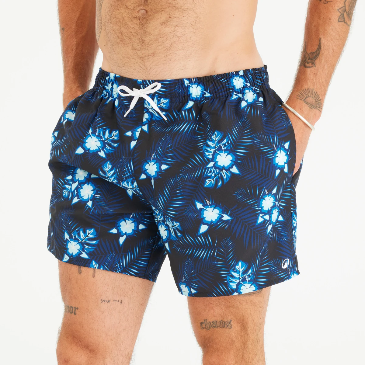 DECATHLON Pánske boardové šortky 100 krátke 15" Hibiscus čierne S · záber 1